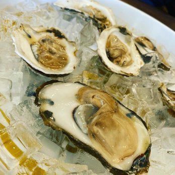 Lamberts - Half dozen oysters - Seafood Near Me - Glenn Dale, Maryland