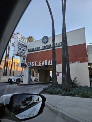 Burbank Town Center by null