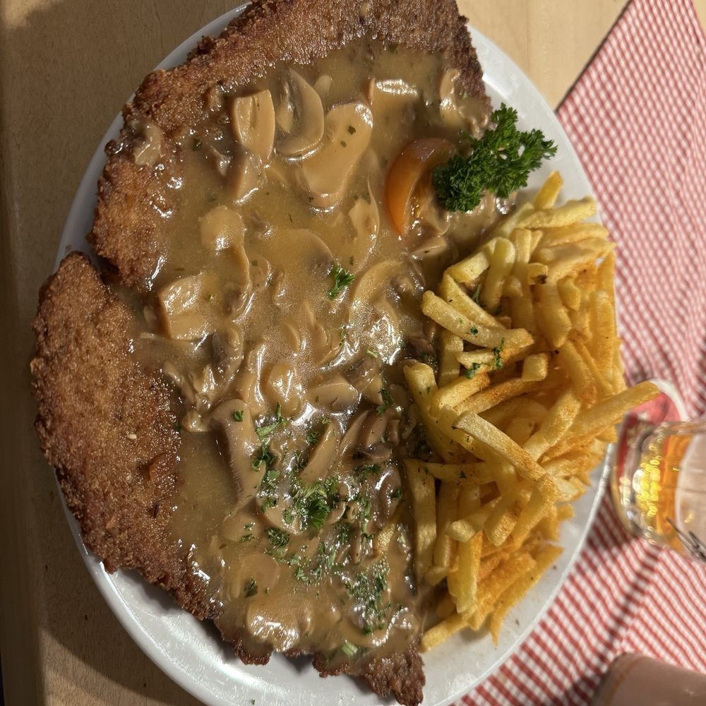 Waldgaststätte Schießhaus - Jaegerschnitzel. Huge. - Bavarian Near Me - Schweinfurt, BY Waldgaststätte Schießhaus - Jaegerschnitzel. Huge. - Bavarian Near Me - Schweinfurt, BY