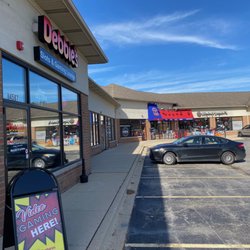 Debbie's Slots Lounge