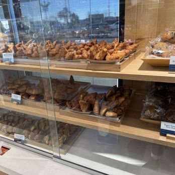 Paris Baguette - Bakeries Near Me - Mississauga, Ontario