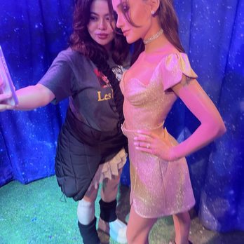 Madame Tussaud's - Arianna Grande - Museums Near Me - London, XGL Madame Tussaud's - Arianna Grande - Museums Near Me - London, XGL
