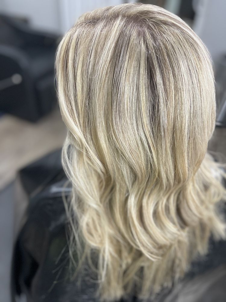 Level Headed Hair Design Logo