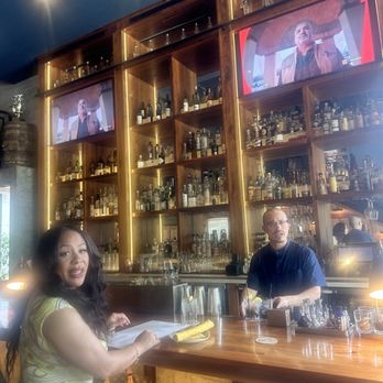 GRANVILLE - Bar area - New American Near Me - Pasadena, California