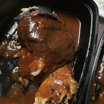Robert Earl's BBQ - Close up of barbecue chicken - Barbeque Near Me - Long Beach, California