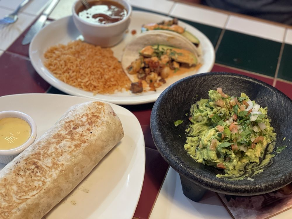 La Victoria Grill Logo