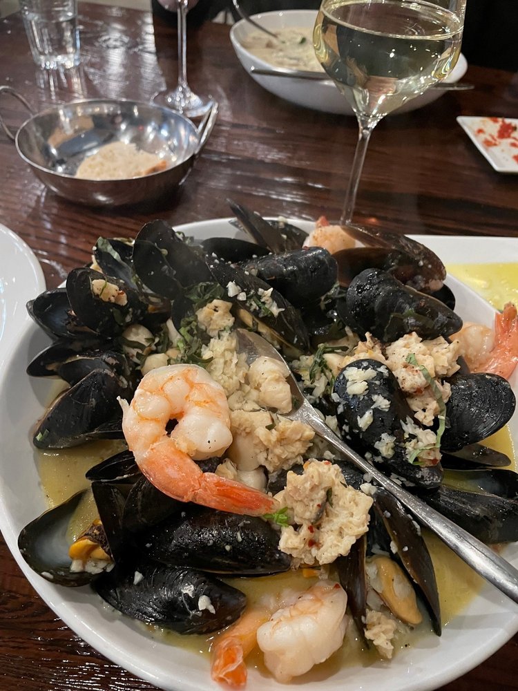 JR’S WILLISTON & SIDEBAR CLOSED Updated September 2024 13 Photos