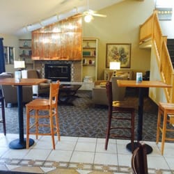 Americinn Motel & Suites - Lobby area w nice fireplace