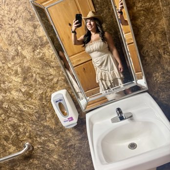 Urban Press Winery & Restaurant - Bathroom - Wine Bars Near Me - Burbank, California Urban Press Winery & Restaurant - Bathroom - Wine Bars Near Me - Burbank, California