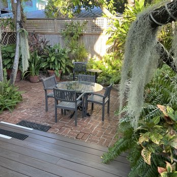 The Douglas House - Courtyard area by pool seating nook. - Vacation Rentals Near Me - Key west, Florida The Douglas House - Courtyard area by pool seating nook. - Vacation Rentals Near Me - Key west, Florida