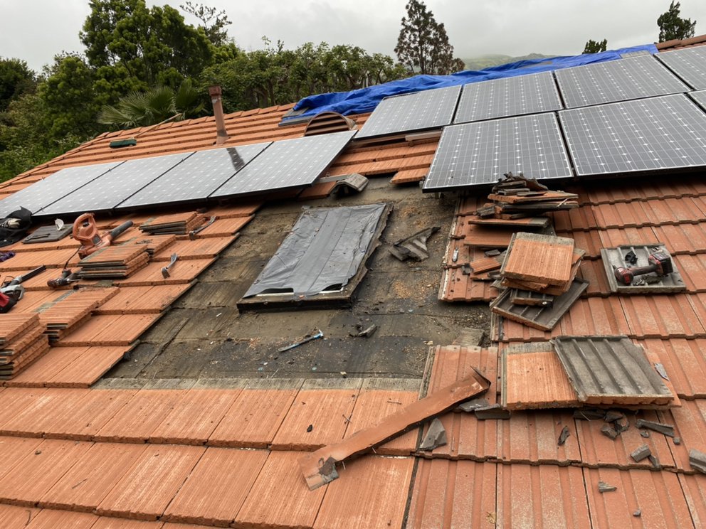 Slide of Jose Cruz's Roofing and Construction