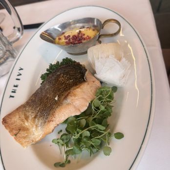 The Ivy - Salmón - British Near Me - London, XGL The Ivy - Salmón - British Near Me - London, XGL