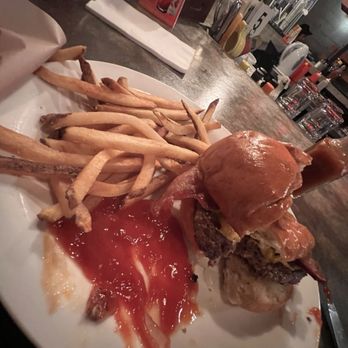 Lone Star Burger Bar - Burgers Near Me - Portland, Oregon