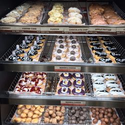 Dunkin' - Halloween donuts