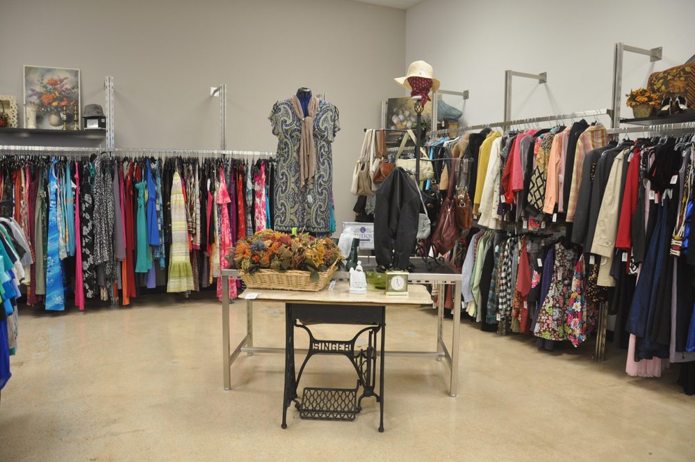 GOODWILL STORE AND DONATION STATION 1721 S WW White Rd, San Antonio