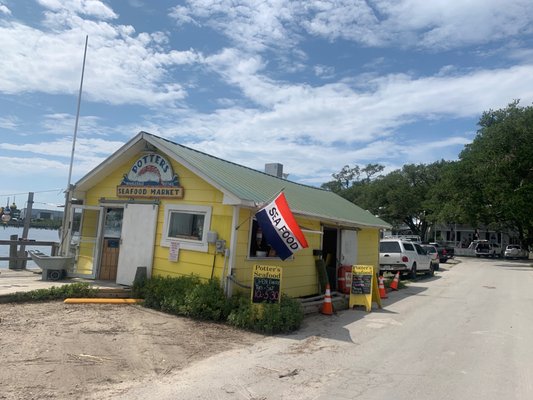 Potter's Seafood by null