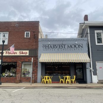 Harvest Moon Coffee And Chocolates - Chocolatiers & Shops Near Me - Tarentum, Pennsylvania