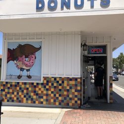 Super Donuts - Front Entrance