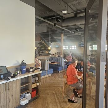 Broken Yolk Cafe - Restrauant scene - Cafes Near Me - Palm Springs, California