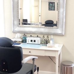 Beauty by MH - Brow bar