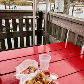 Cape Pier Chowder House - Outdoor table - Seafood Near Me - Kennebunkport, Maine