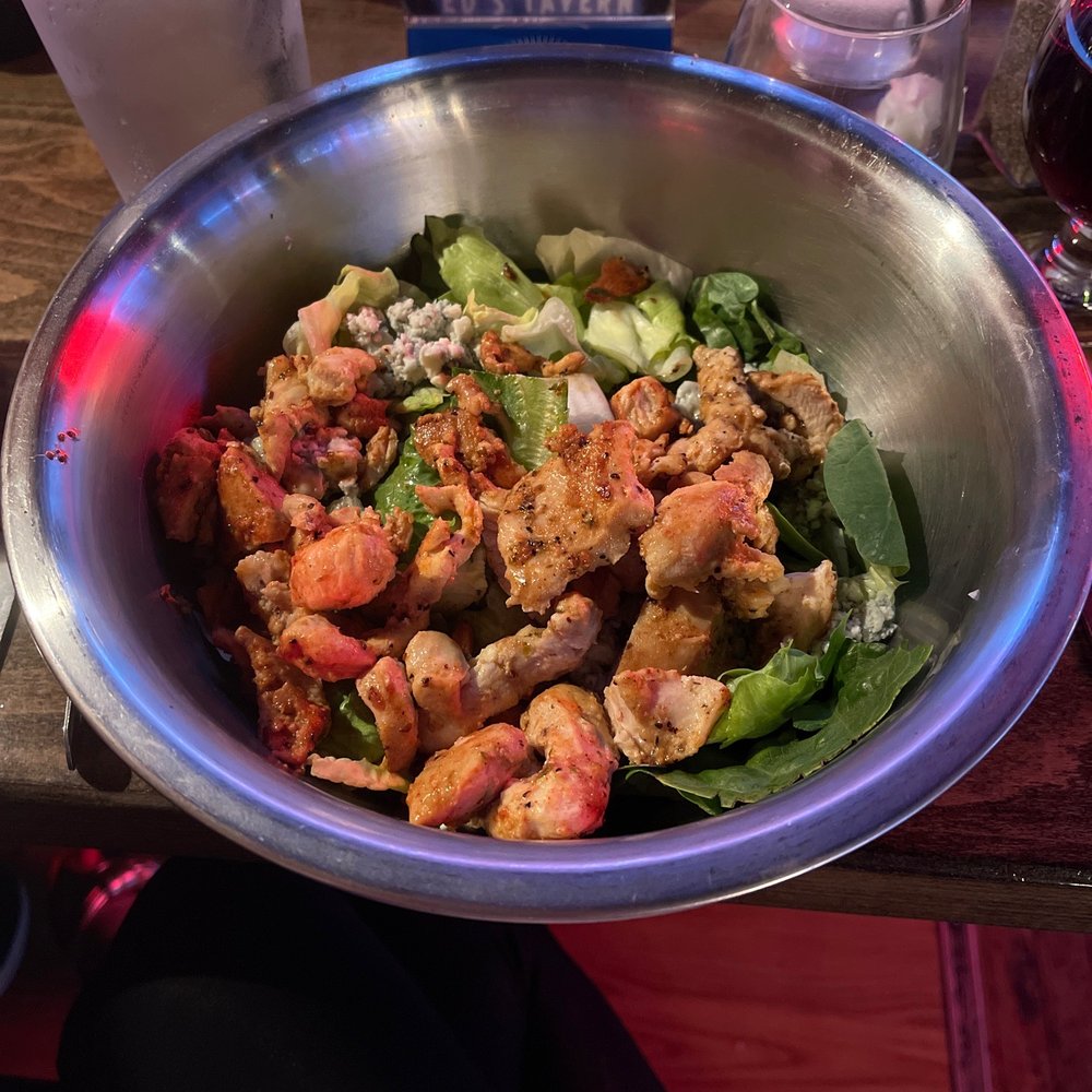 Ed's Tavern - Strawberry salad - American Near Me - Charlotte, North Carolina Ed's Tavern - Strawberry salad - American Near Me - Charlotte, North Carolina