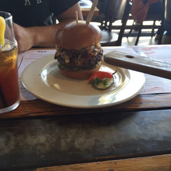Simmzy's - Bacon Blue Deluxe Burger - Gastropubs Near Me - Long Beach, California