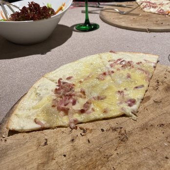 Hôtel Arnold - Alsace flambé tarts! - Hotels Near Me - Itterswiller, 67