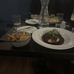 Henry’s Bistro And Wine Bar - Feather steak, mixed vegetables