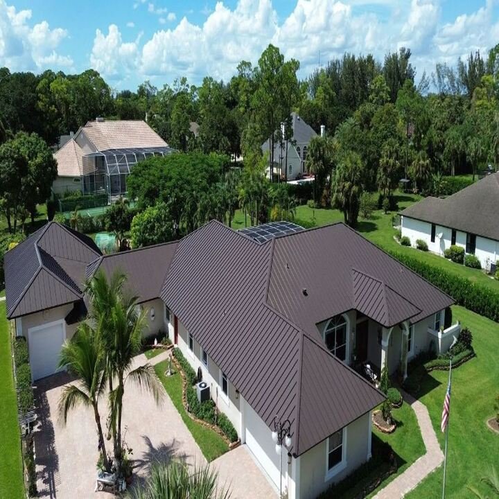 Slide of Leo Roofing & Construction