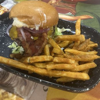 Cheeseburger In Paradise - Cheeseburger in paradise - Burgers Near Me - Honolulu, Hawaii Cheeseburger In Paradise - Cheeseburger in paradise - Burgers Near Me - Honolulu, Hawaii