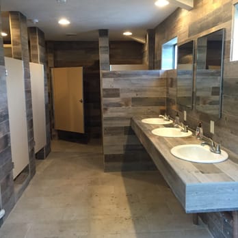 Lebanon/Bennett Spring KOA - Women's restroom/ shower - Campgrounds Near Me - Lebanon, Missouri Lebanon/Bennett Spring KOA - Women's restroom/ shower - Campgrounds Near Me - Lebanon, Missouri