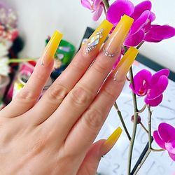 We Nails