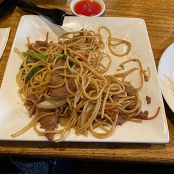 Asian Chefs - Beef lo mien - Chinese Near Me - Littleton, Colorado
