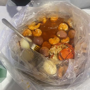 Yummi Crab - Garlic butter sauce, 1/2lb 1 Lb Shrimp (No Head) with Lobster Tail - Seafood Near Me - Kansas City, Missouri
