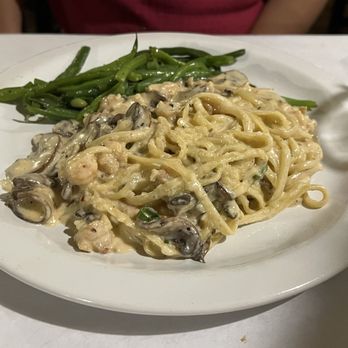 Roberto's River Road Restaurant - River road shrimp pasta - Cajun/Creole Near Me - Sunshine, Louisiana