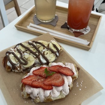 Sweet Talk Cafe - Lychee sparkling lemonade (left), strawberry sparkling lemonade (right). Churro crème croffle (left), strawberry crème croffle (right) - Cafes Near Me - Apex, North Carolina