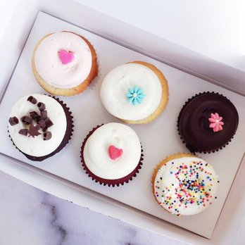 Georgetown Cupcake - Strawberry, vanilla squared, chocolate squared, Black Forest, red velvet, and vanilla birthday - Cupcakes Near Me - Washington, DC, District of Columbia