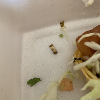 Mariscos La Chula - Downey - A piece of metal that I was chewing on. Thank God I spit it out and didn't swallow. - Seafood Near Me - Downey, California