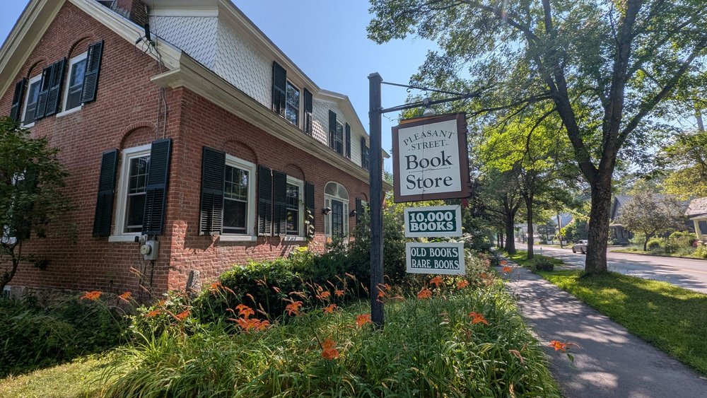 Pleasant Street Books Logo