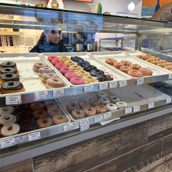 Randy's Donuts - Donuts Near Me - Chula Vista, California