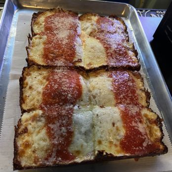 Pig & Rooster - Jersey upside down pizza - Smokehouse Near Me - Baltimore, Maryland