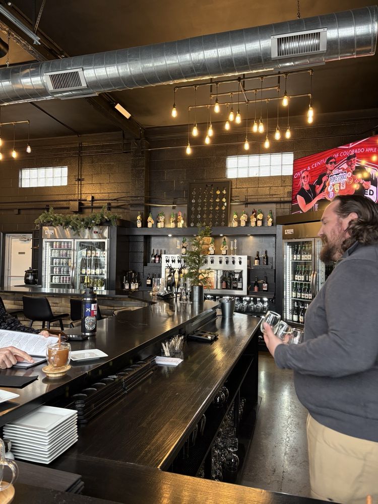 Snow Capped Cider Logo