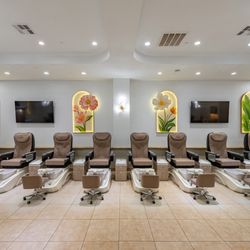 Cosmo Nails And Spa