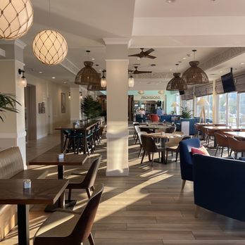 Compass by Margaritaville - Dining area - Hotels Near Me - Medford, Oregon