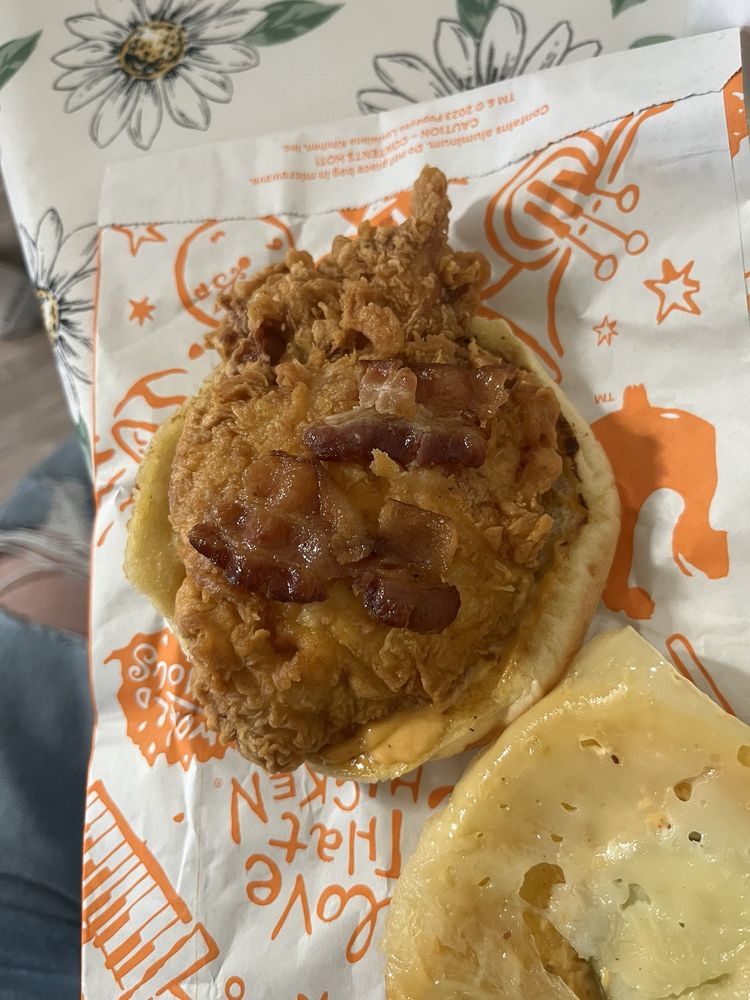 Popeyes Logo