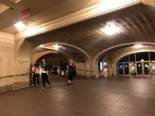 Whispering Gallery in Grand Central Terminal by null