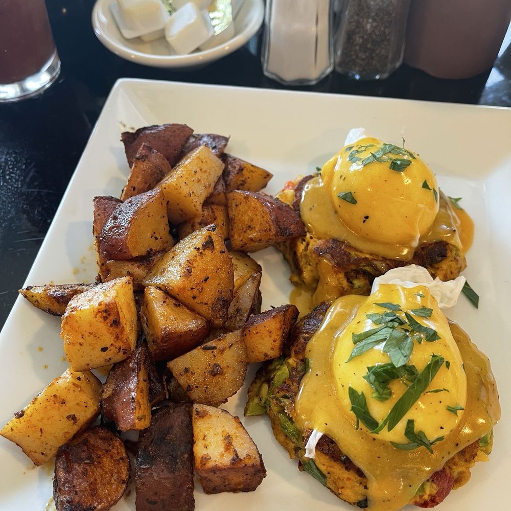 Salem's Retreat - Lobster cake Benny - Breakfast & Brunch Near Me - Salem, Massachusetts Salem's Retreat - Lobster cake Benny - Breakfast & Brunch Near Me - Salem, Massachusetts