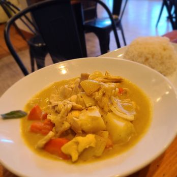 Thai 7 Bistro - Curry chicken - Thai Near Me - Brea, California Thai 7 Bistro - Curry chicken - Thai Near Me - Brea, California