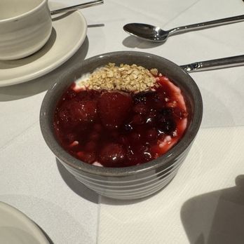 Cuillan Hills Hotel - Yogurt with lovely compote - Hotels Near Me - Portree, HLD